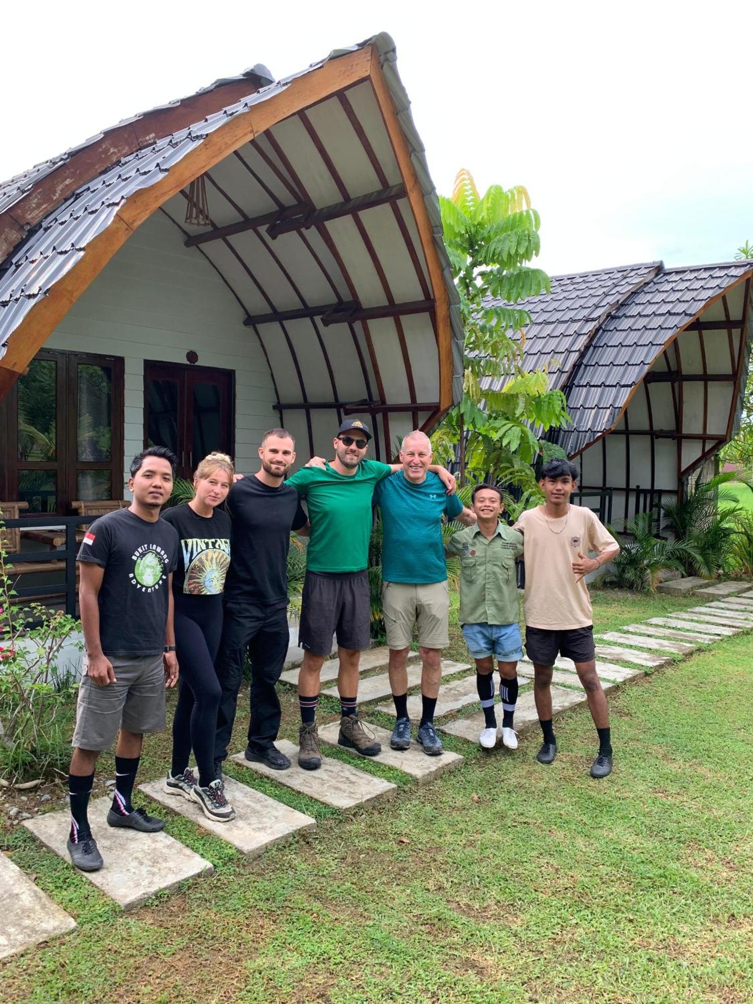 Gino'S Place - Guest House & Jungle Trekking Bukit Lawang Εξωτερικό φωτογραφία
