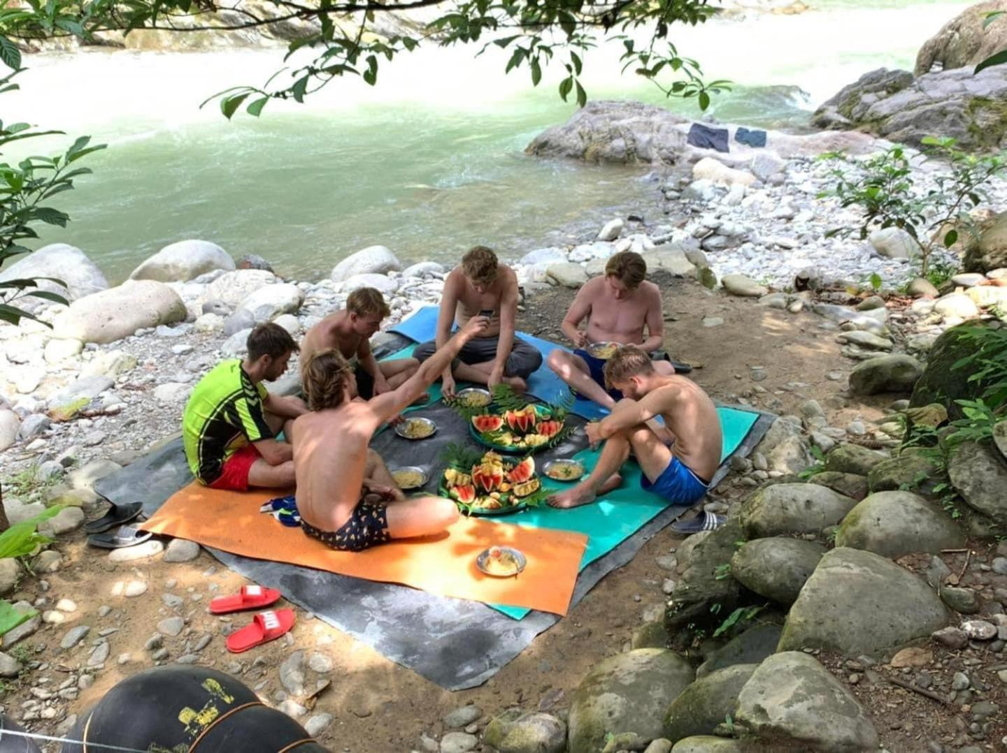 Gino'S Place - Guest House & Jungle Trekking Bukit Lawang Εξωτερικό φωτογραφία